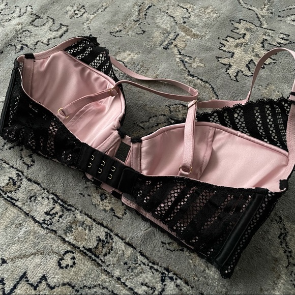 EUC Victoria Secret Very Sexy Lace Lightly-Lined Plunge Bra Sz: 34C - Picture 14 of 17